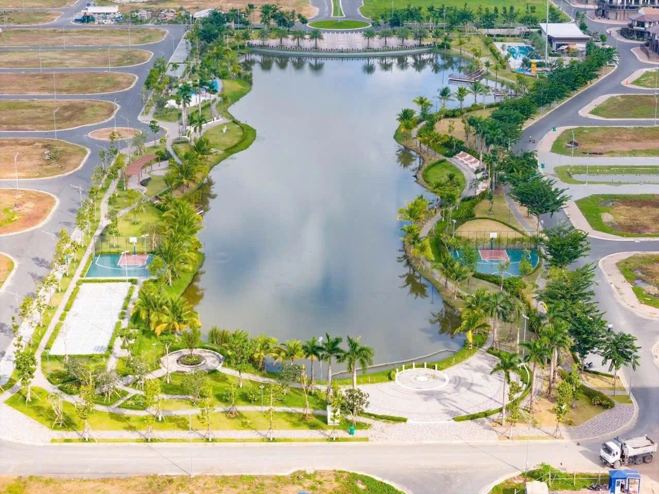 Hồ cảnh quan & hạ tầng nội khu hoàn thiện