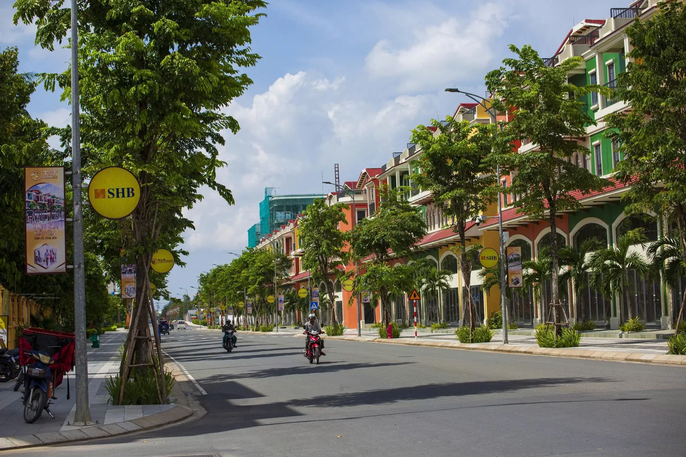 Phố shophouse T&T Tam Đa Vĩnh Long cây xanh hai bên