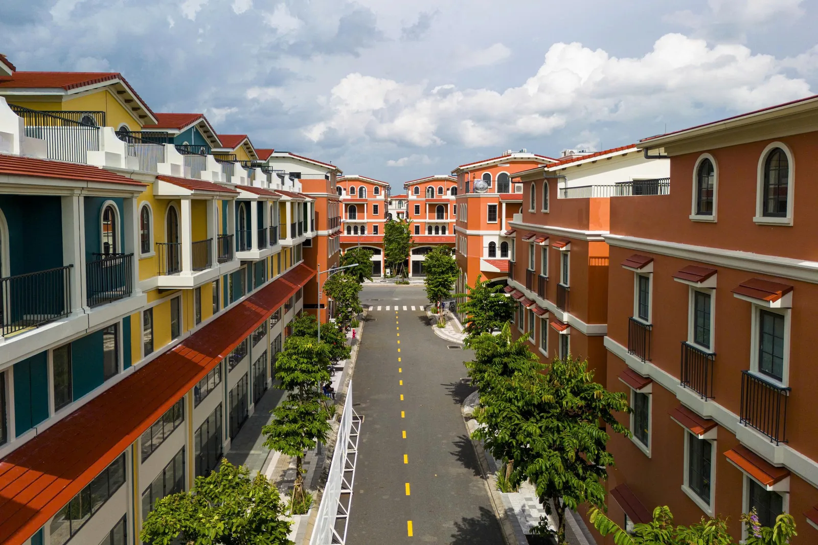 Shophouse thương mại T&T Elite Rivera Vĩnh Long nhiều màu sắc